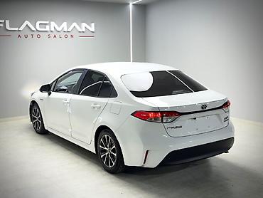 Toyota: Toyota Corolla: 2023 г., 1.8 л, Вариатор, Гибрид, Седан — 3