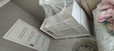 elektron beşik: Oğlan və qız üçün, İşlənmiş, Dördbucaq, Beşik, Matras ilə, Yellənmə mexanizm ilə