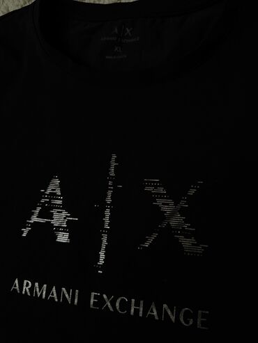 Futbolka və maykalar: Armani Exchange tshirt. Dubaydan alınıb cəmi 1 dəfə geyinilib. Yeni