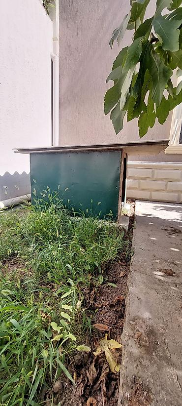 Домики: Taxta it evi - Material: möhkəm taxta korpus, yanları boyalı; üst — 2