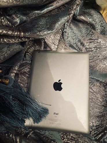 Elektronika: IPAd satilir. sekilde gorduyunuzdur. tam seligeli ishlenib