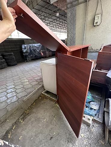 Бизнес үчүн жабдуулар: Стойка ресепшн/администраторская из ЛДСП, цвет — тёплый орех — 2