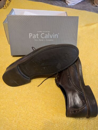 gumene čizme: Pat Calvim muške cipele za jesen. Gornji deo koža braon boje, djon