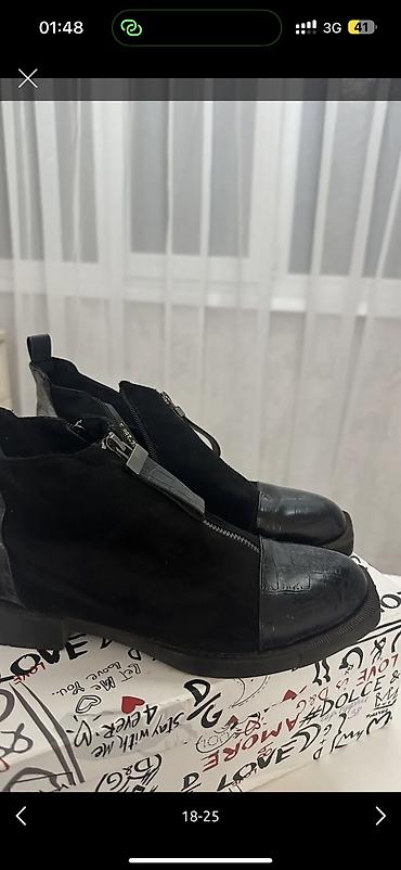 Кроссовки и спортивная обувь: Обувь женская, покупала в Италии/Дубаи, размер 37-38, цены от 100 до — 6