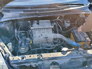 Toyota: Toyota Vitz: 2000 г., 1 л, Хэтчбэк — 7