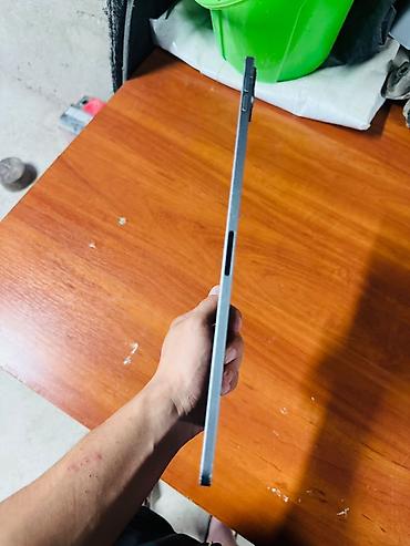 Техника и электроника: Планшет, Apple, память 128 ГБ, 10" - 11", Wi-Fi, Б/у, Классический цвет - Серый — 2