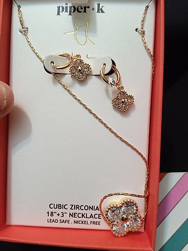 Zərgərlik dəstləri: Dəstə daxildir: Sırğa — 1