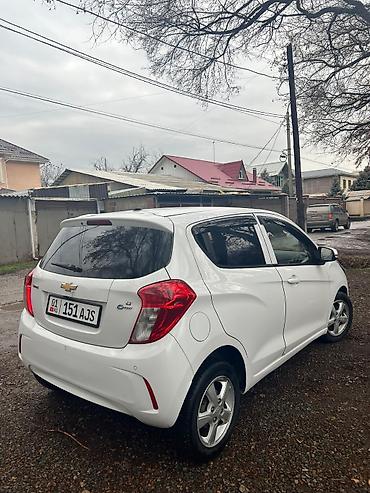 Chevrolet: Chevrolet Spark: 2017 г., 1 л, Автомат, Бензин, Хэтчбэк — 4