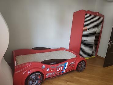 uwaq arabasi type 1: Uşaq otağı üçün avtomobil dizaynlı mebel dəsti. Dəstə yarış maşını — 2