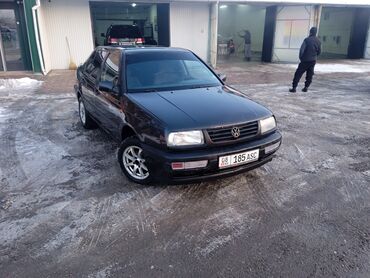 авто джаз: Volkswagen Vento: 1992 г., 1.8 л, Механика, Бензин, Седан