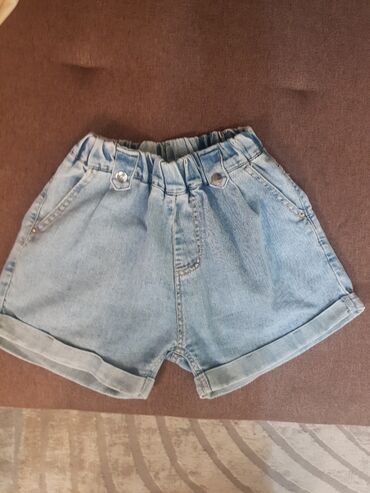 продаю детские вещи: Продаются джинсовые шорты на девочку (подойдут на 10-12 лет)в хорошем