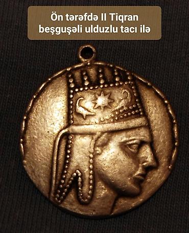 jeton: 3ədəd - Vintaj Medalyonlar və Antik Geyim Bəzəyi (50+ yaş) Hər biri — 3