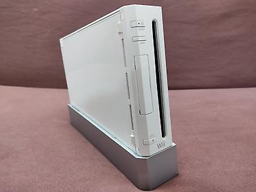 Nintendo Wii: Продаю Nintendo Wii Nintendo Wii с Wii Remote с нунчаки и другими — 1