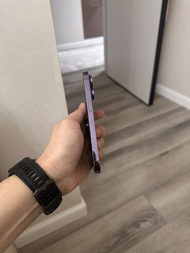 Apple iPhone: IPhone 14 Pro, Б/у, 256 ГБ, Deep Purple, Коробка, Чехол, Кабель, 77 % — 3