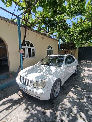 190 мерседес: Mercedes-Benz C 240: 2.6 l | 2002 il Sedan