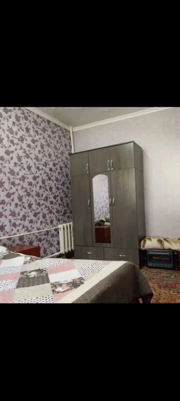 снять 1 комнатную квартиру: 57 м², 3 комнаты, Парковка, Сарай, Забор, огорожен