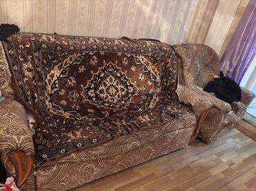 Bitkilər: Klassik divan, 2 kreslo, Bazasız, Açılmayan