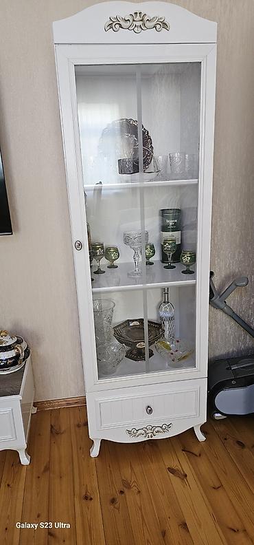 tv altdığı: Gencede,Demek olar ki tezedi, 2 eded vitrin servant, 1 eded tv altdigi — 6