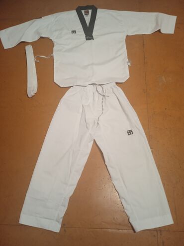 güləş forması: Taekwondo paltarı 1ay geyinilmişdir 30 AZN ən ucuz əlaqə Razmeri