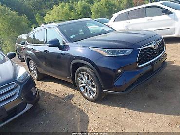 inter: Toyota Highlander: 2023 г., Гибрид — 2