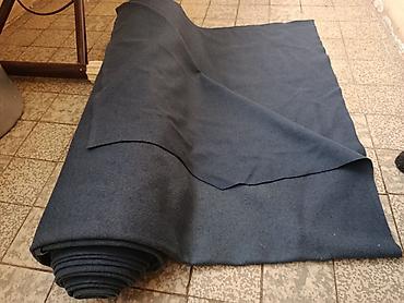 2 ci perde: Qalın keçə parça – tünd boz rəngdə, rulon şəklində - Material: sıx — 1