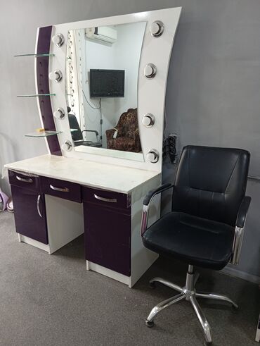 hamam üçün rəf: Salon üçün vizaj masası və kreslo dəsti - Geniş iş masası, 3 çekmece