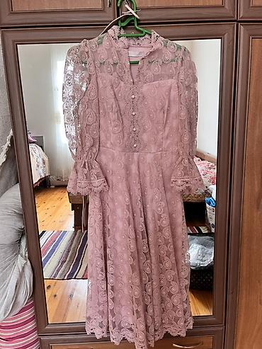 masin bezeyi: Zərif dizaynlı, güpür detalı pudra-çəhrayı don. - Model: Dizə qədər — 1