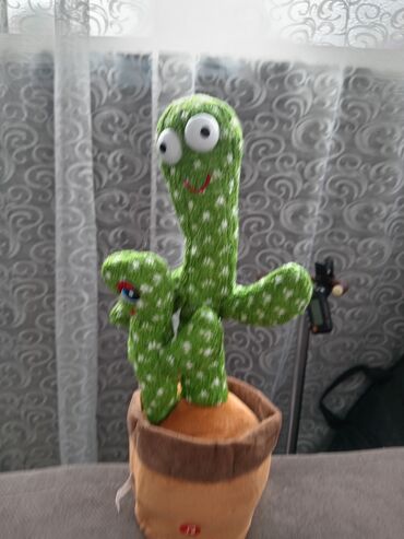 sonik igračka: Igračka kaktus, ponavlja reči, dobiju se baterije