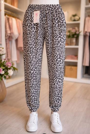 ugg baletanke: Ženske pantalone sa leopard printom - Dizajn: leopard uzorak u sivim — 1
