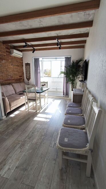 продаю связи с переездом: 2 комнаты, 68 м², 106 серия, 3 этаж, Дизайнерский ремонт