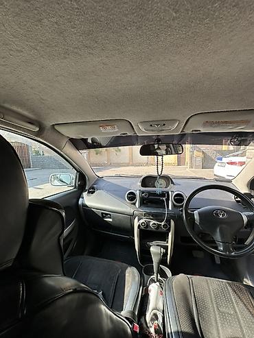пона: Toyota Ist: 2003 г., 1.5 л, Автомат, Бензин, Хэтчбэк — 8