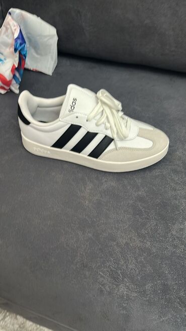 Botinkalar: Temiz ADIDAS