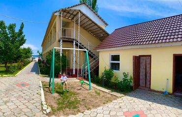 дом в московской районе село садовое: Действующий, 300 м²