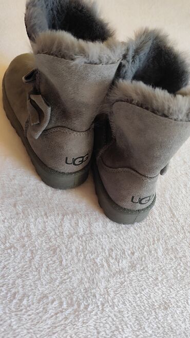 Ugg obuća: Ugg čizme, bоја - Siva, 38 — 9