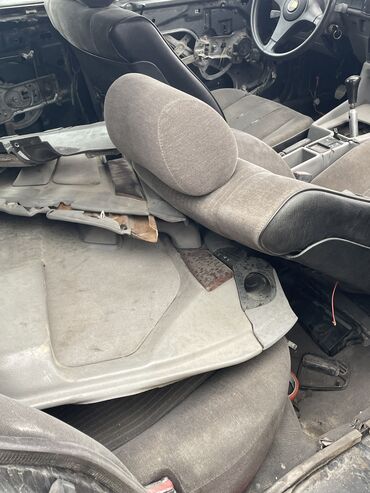 BMW: BMW 520: 1990 г., 2 л, Механика, Бензин — 6