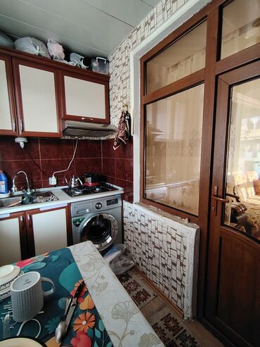 Köhnə tikili: Satılır: 1 otaqlı 2 ya duzalma Di tamirlidi 1 tonluq cani var krisada — 6