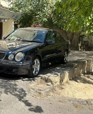 Mercedes-Benz: Mercedes-Benz 240: 2.4 l | 2000 il Sedan