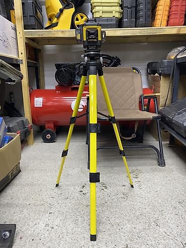 Лазерный уровень DEWALT 3D/360° на штативе - Полный охват 360°: три