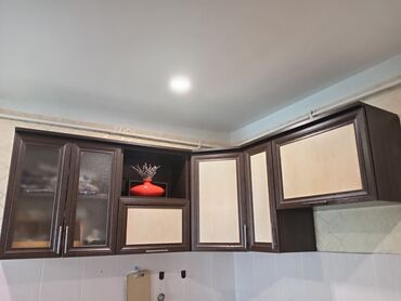 işlenmiş metbex mebelleri: Mətbəxt mebeliüst hissəsi satılır,yaxşı vəziyətdə 60azn ünvan