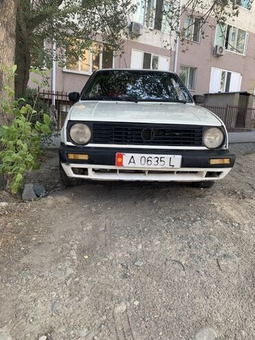 коробка передач гольф 2 1.8 бензин: Белый пятидверный хэтчбек Volkswagen Golf Mk2 с механической коробкой