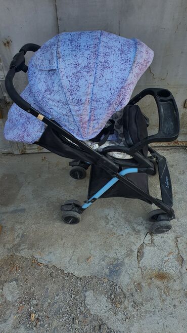 прогулочную коляску capella: Балдар арабасы, түсү - Кара