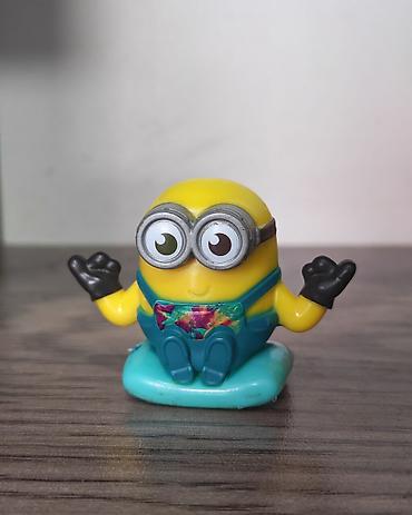 robot əlcək: Minions temalı kiçik fiqur/oyuncaq - Rənglər: sarı bədən, mavi — 1