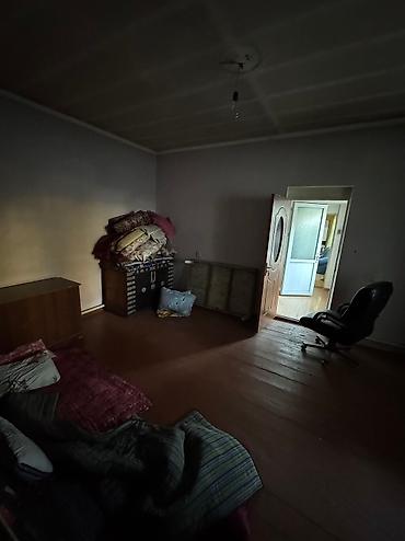 Продажа коттеджей и домов: Г.Ош продается дом, два этажа, 6 комнат, кухня. Во дворе имеется — 8