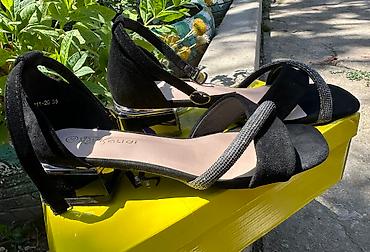 Босоножки, сандалии, шлепанцы: Продам стильные босоножки Состояние: как новые, надевались только один — 5