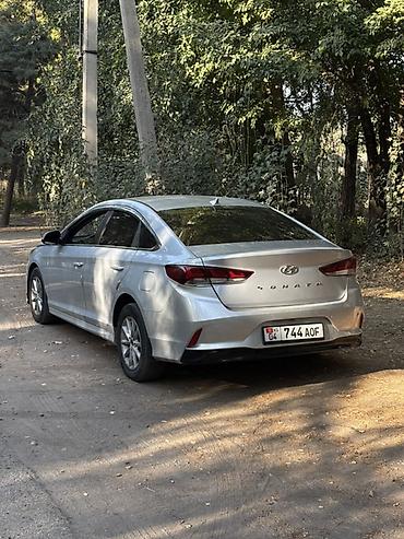 Продажа авто: Hyundai Sonata: 2018 г., Автомат, Бензин, Седан — 4