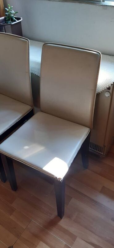 frizerske stolice: Jedna stolica u vidjenom stanju 700 din
