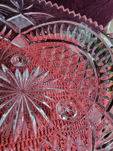 Činije: Cinija nova kristal,rucni rad sa tri stope 70te. Cinija kristal,led na lalafo.rs — 13 Činije: Cinija nova kristal,rucni rad sa tri stope 70te. Cinija kristal,led — 13