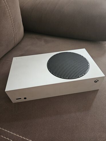 хбох оне с: !НА ЗАПЧАСТИ! Продам Xbox series s на запчасти. У меня только консоль