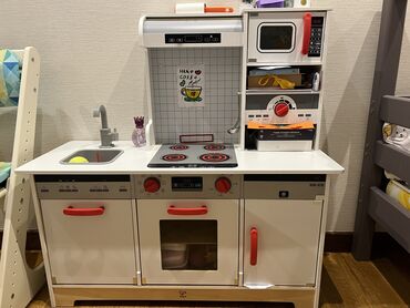 Игрушки: Детская кухня — это увлекательный и образовательный игровой набор для