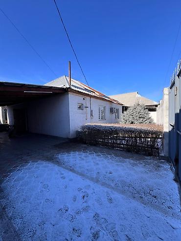 Продажа коттеджей и домов: Продаётся добротный дом в г. Бишкек 📍 Ж/м Кара-Жыгач, ул. Дордой — — 1